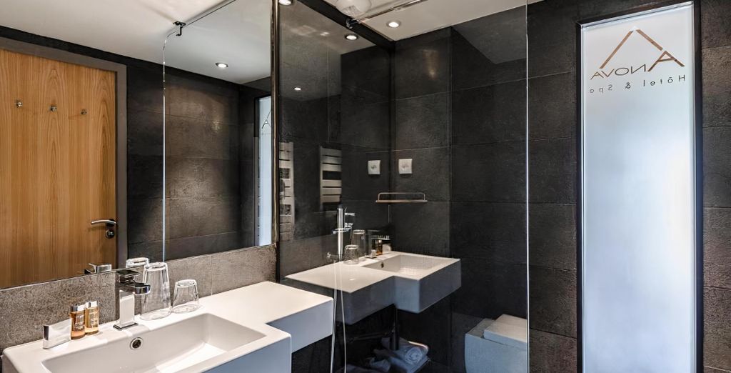 Anova Hotel & Spa 4*