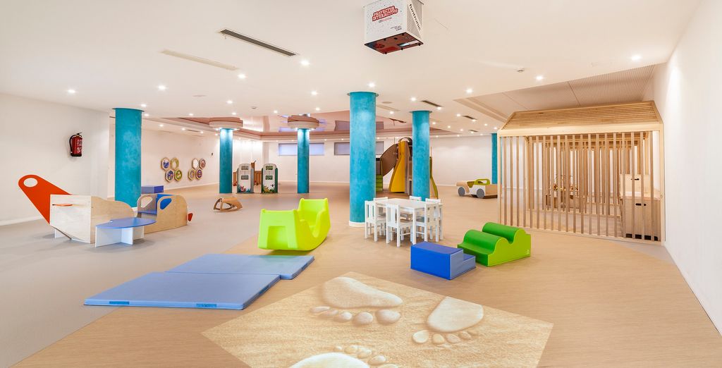 Insotel Cala Mandia Resort & Spa 4*