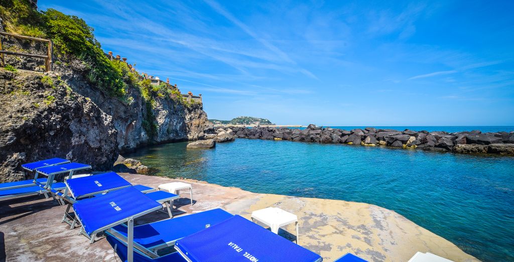 Beach Hotel Italia 4*
