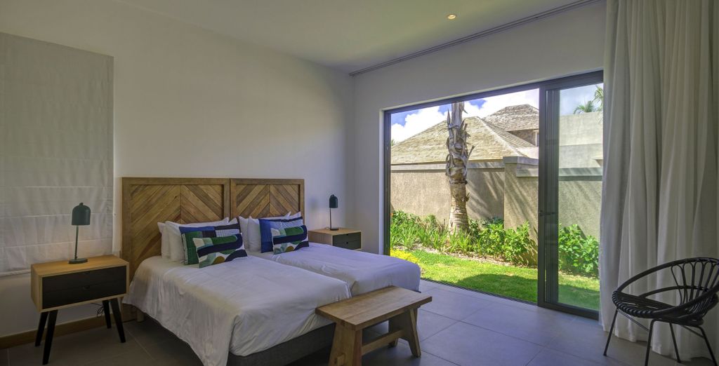 Mythic Suites & Villas 5*