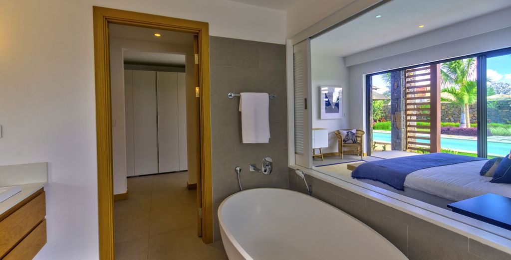 Mythic Suites & Villas 5*
