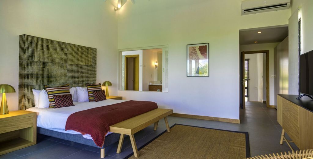 Mythic Suites & Villas 5*