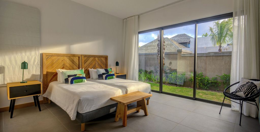 Mythic Suites & Villas 5*