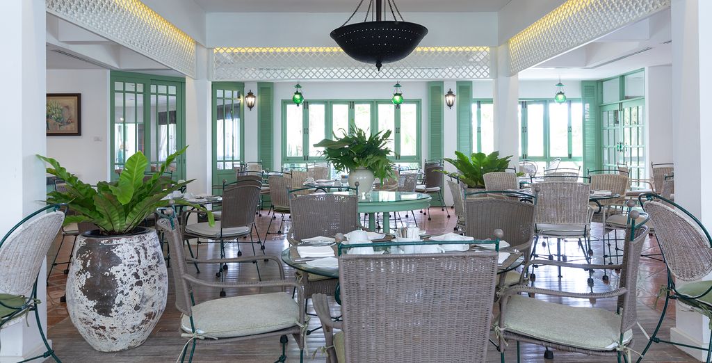 The Sukosol Hotel 5*, Holiday Inn Resort Krabi Ao Nang Beach 4* e Kantary Bay Hotel Phuket 4*