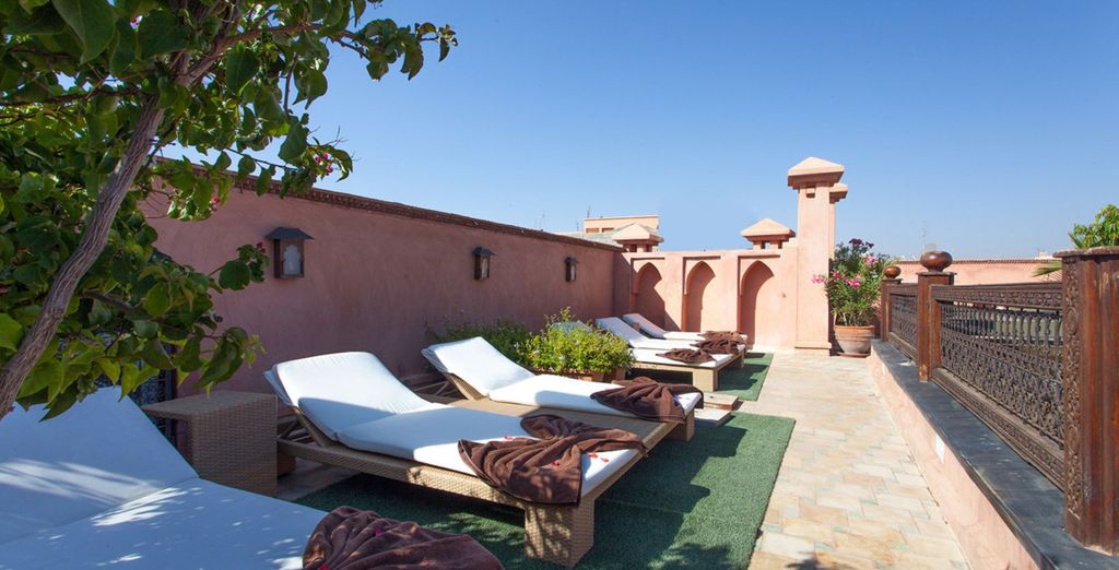 Riad Le Perroquet Bleu con possibile prolungamento all'Agafay Valley Camp 5*