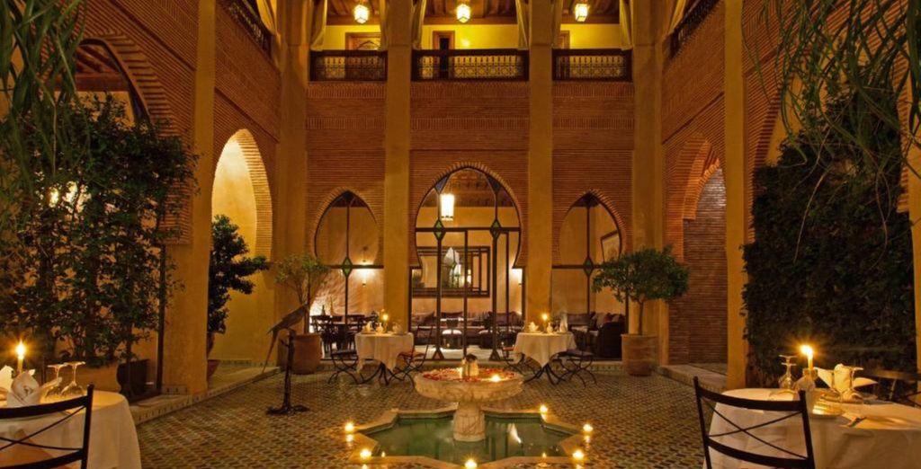 Riad Le Perroquet Bleu con possibile prolungamento all'Agafay Valley Camp 5*