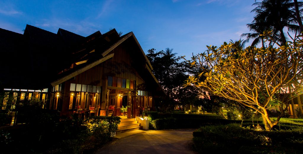 Hotel 4*: Radisson Suites Sukhumvit, Hilton Garden Inn Bang Tao, Elixir Resort, Khaolak Bhandari Resort & Spa