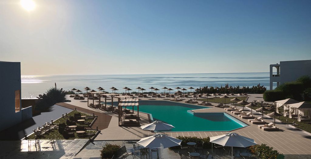 Lutania Beach Hotel 4*