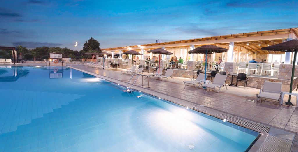 Achilleas Beach Hotel 4*