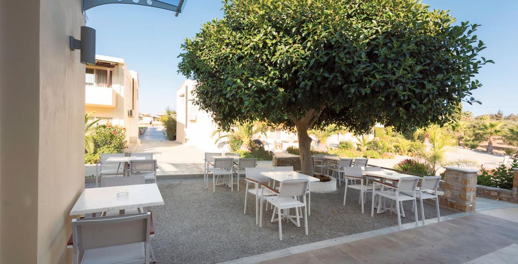 Achilleas Beach Hotel 4*