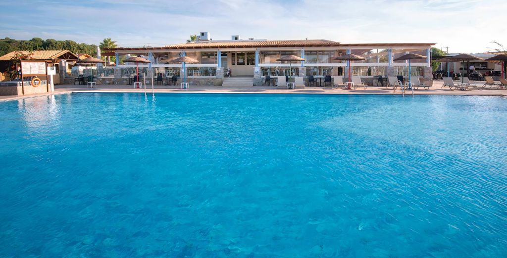 Achilleas Beach Hotel 4*