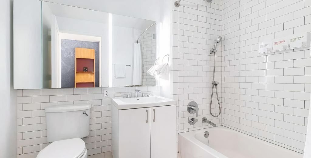 Mint House at 70 Pine 4*