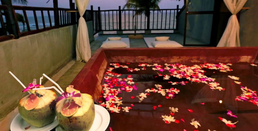 Combinato Natai Beach Resort 5*, Phi Phi Holiday Resort 4* e Krabi la Playa Resort 4*