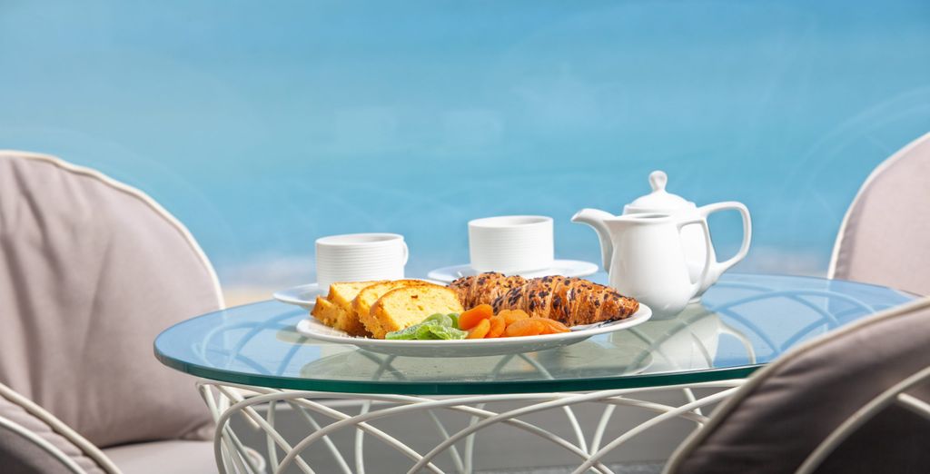 Pearl Sea Breeze Suites 