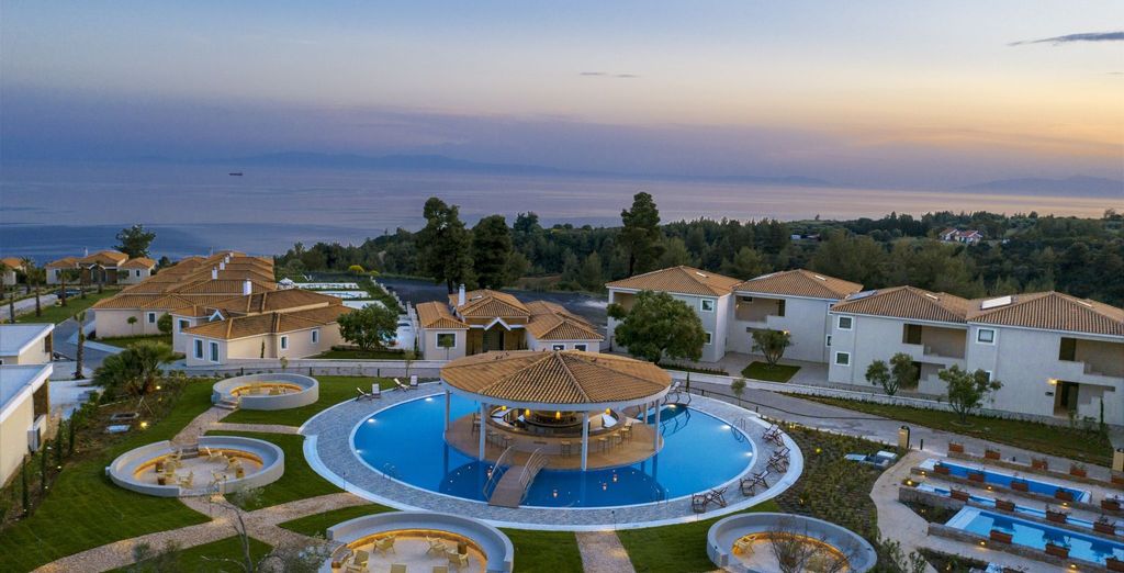 Ajul Luxury Bungalow & Spa Resort 5*