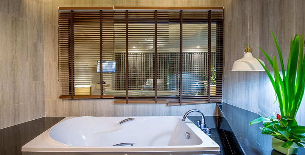 Combinato Natai Beach Resort 5*, Phi Phi Holiday Resort 4* e Krabi la Playa Resort 4*