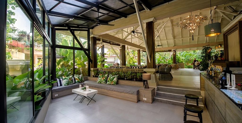 Bandara Phuket Beach Resort 4* e Krabi La Playa Resort 4* con possibile pre-estensione a Bangkok