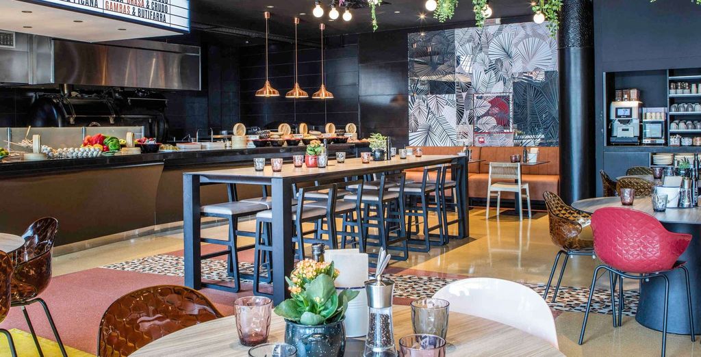 Novotel Barcelona Cornella 4*