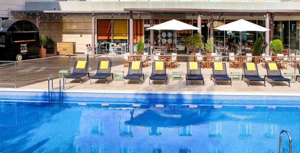 Novotel Barcelona Cornella 4*