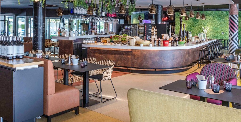 Novotel Barcelona Cornella 4*