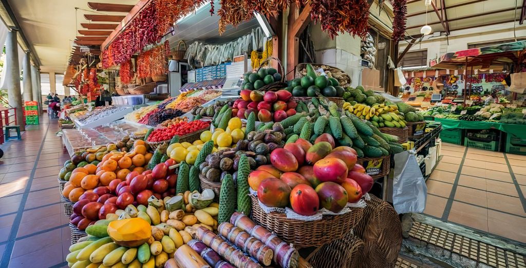 Autotour: Alla scoperta dell'isola dei fiori
