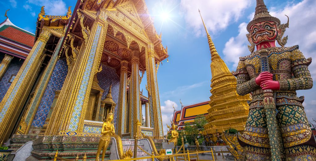 Namaka Resort Kamala 5*, Phi Phi CoCo Beach Resort 4*, Khao Lak Laguna Resort 4* con pre-estensione opzionale a Bangkok 