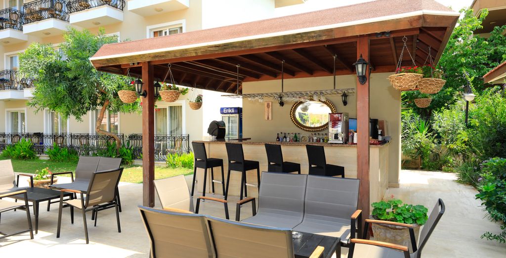 Cactus Club Yali Resort 5*