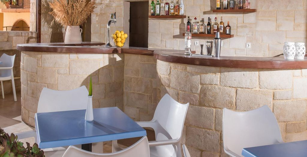 Klio Apartment Hotel 4*