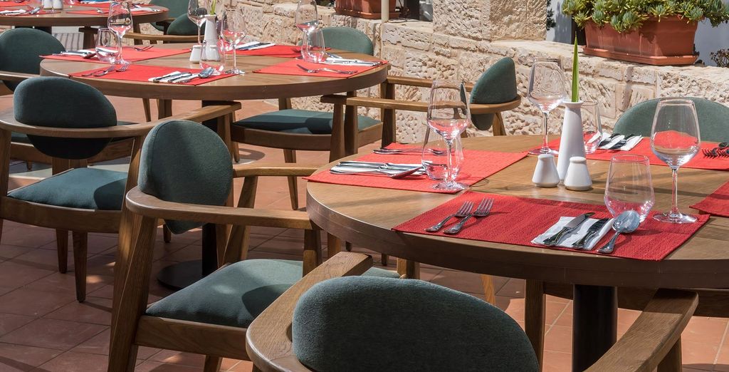 Klio Apartment Hotel 4*