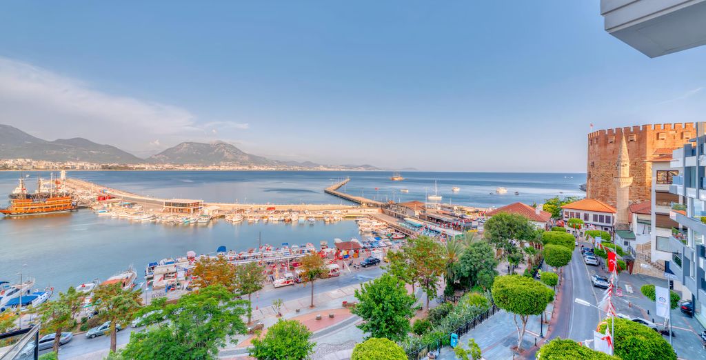 Numa Port Hotel 4*