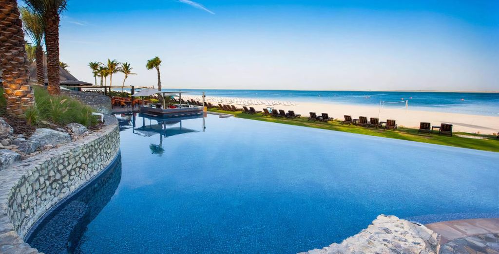 JA Beach Hotel 5*