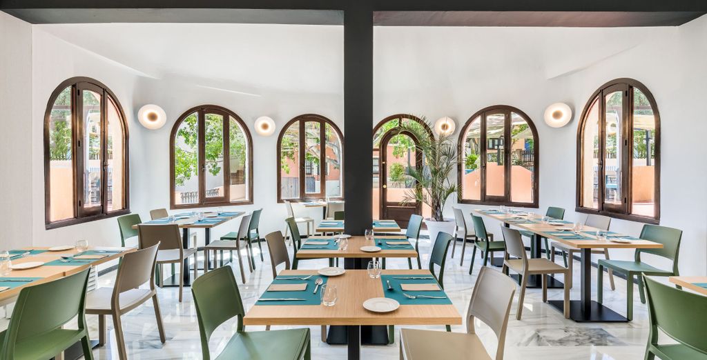 Occidental Pueblo Acantilado 4*