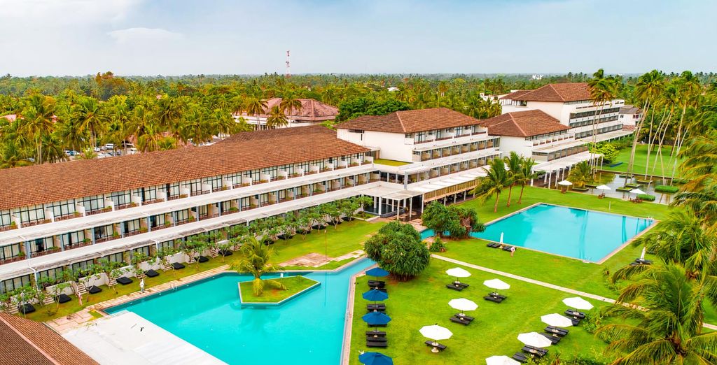 The Blue Water Hotel and Spa 5* con possibile tour del Paese