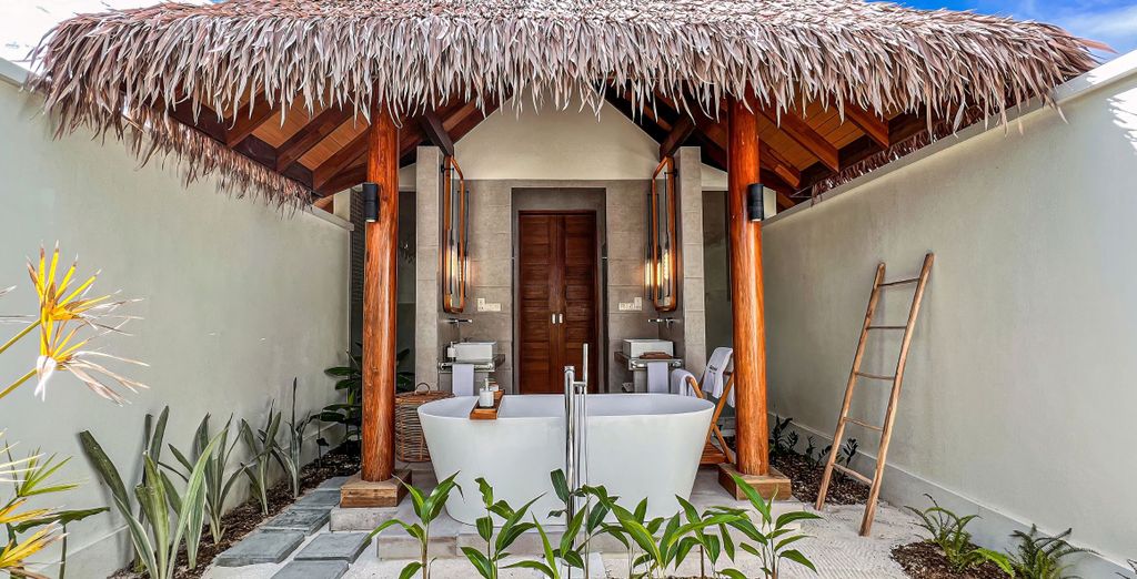 Grand Hyatt Abu Dhabi Hotel & Residences Emirates Pearl 5* e Barceló Whale Lagoon Maldives 5*