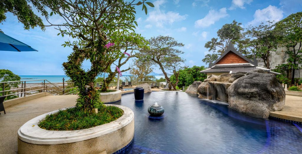 Namaka Resort Kamala 5*, Phi Phi CoCo Beach Resort 4*, Khao Lak Laguna Resort 4* con pre-estensione opzionale a Bangkok 