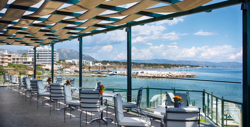 Ramada Athens Attica Riviera 5*