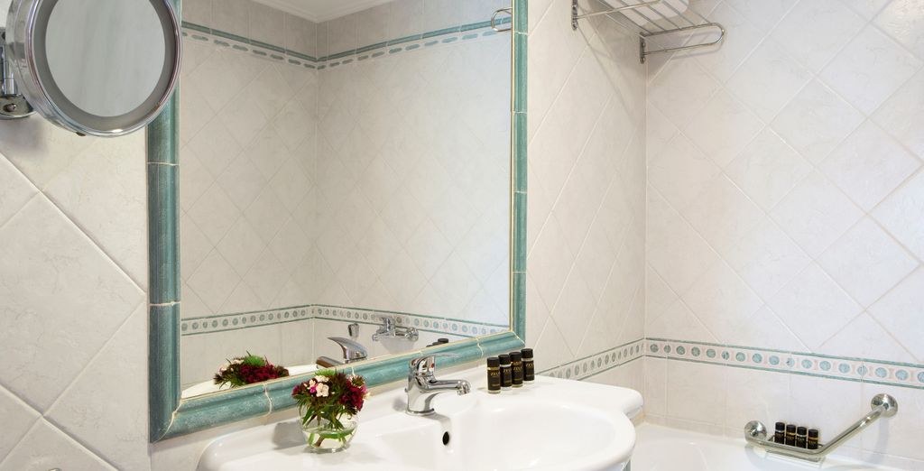 Ramada Athens Attica Riviera 5*