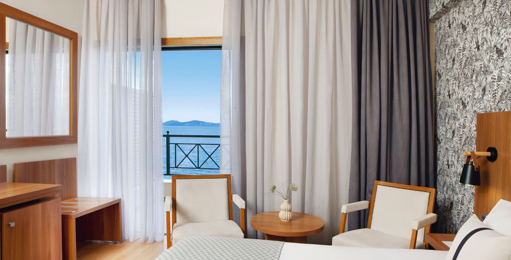 Ramada Athens Attica Riviera 5*