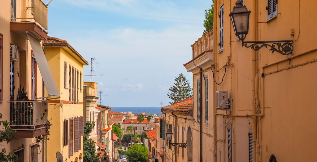 Tour Riviera di Ulisse e Isola di Ponza con possibilità di autonoleggio
