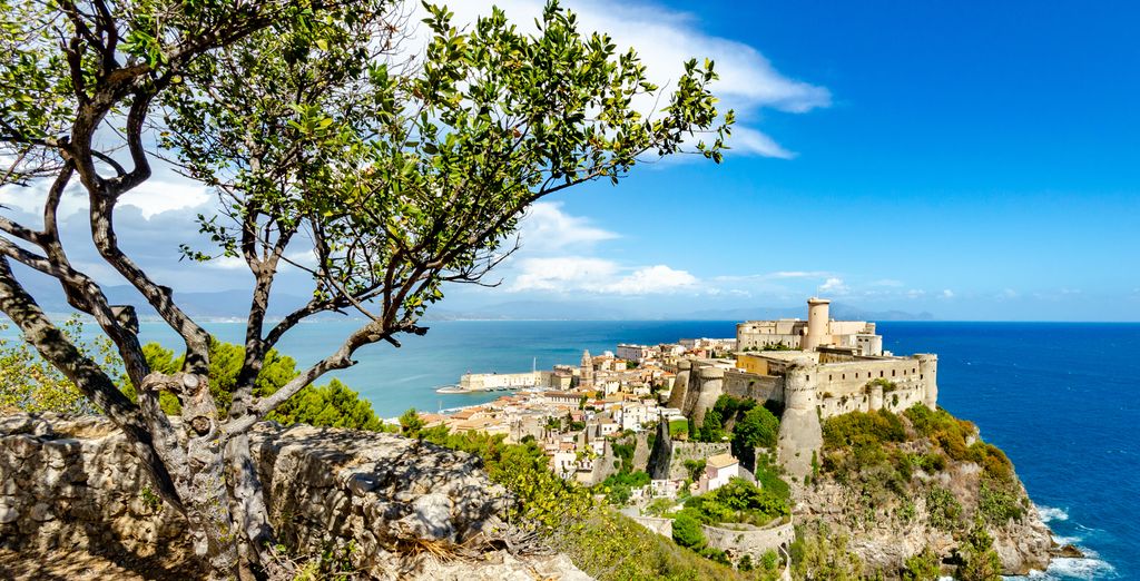 Tour Riviera di Ulisse e Isola di Ponza con possibilità di autonoleggio