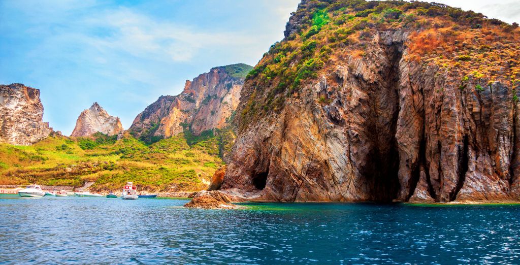 Tour Riviera di Ulisse e Isola di Ponza con possibilità di autonoleggio