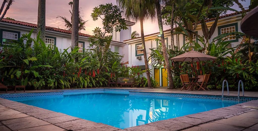 Tour del Paese tra spiagge da sogno e cascate con possibile estensione a Paraty