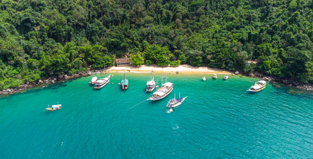 Tour del Paese tra spiagge da sogno e cascate con possibile estensione a Paraty