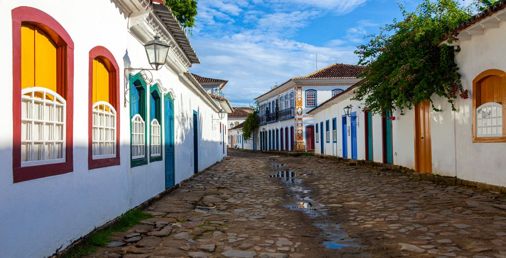 Tour del Paese tra spiagge da sogno e cascate con possibile estensione a Paraty