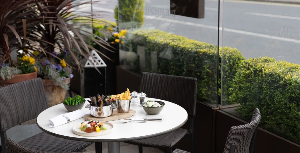 The Athenaeum Hotel & Residences 5*