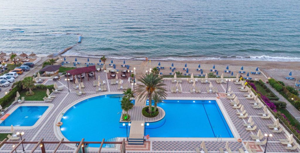 Hydramis Palace Beach Resort 4*