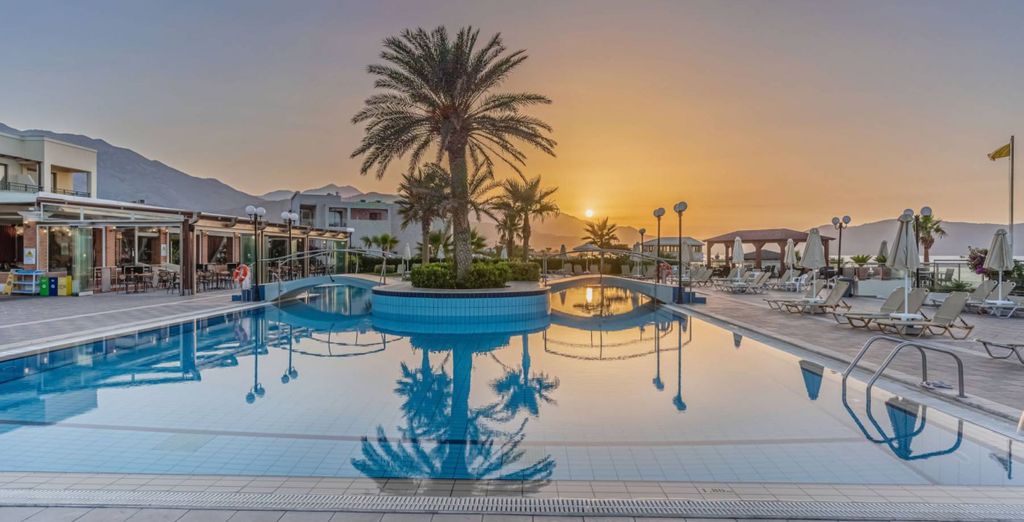 Hydramis Palace Beach Resort 4*