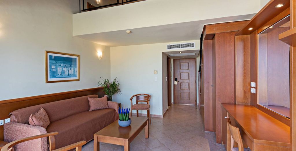 Hydramis Palace Beach Resort 4*