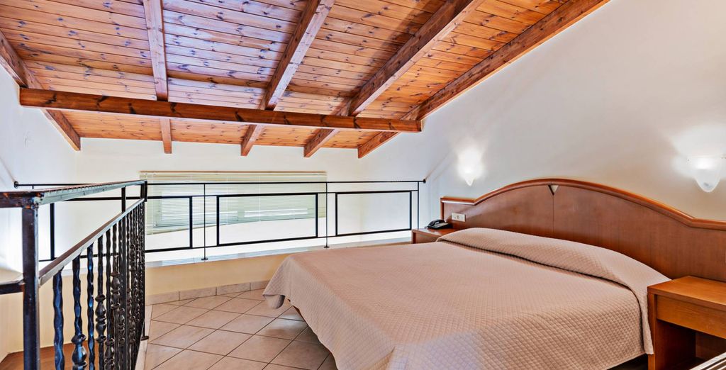 Hydramis Palace Beach Resort 4*