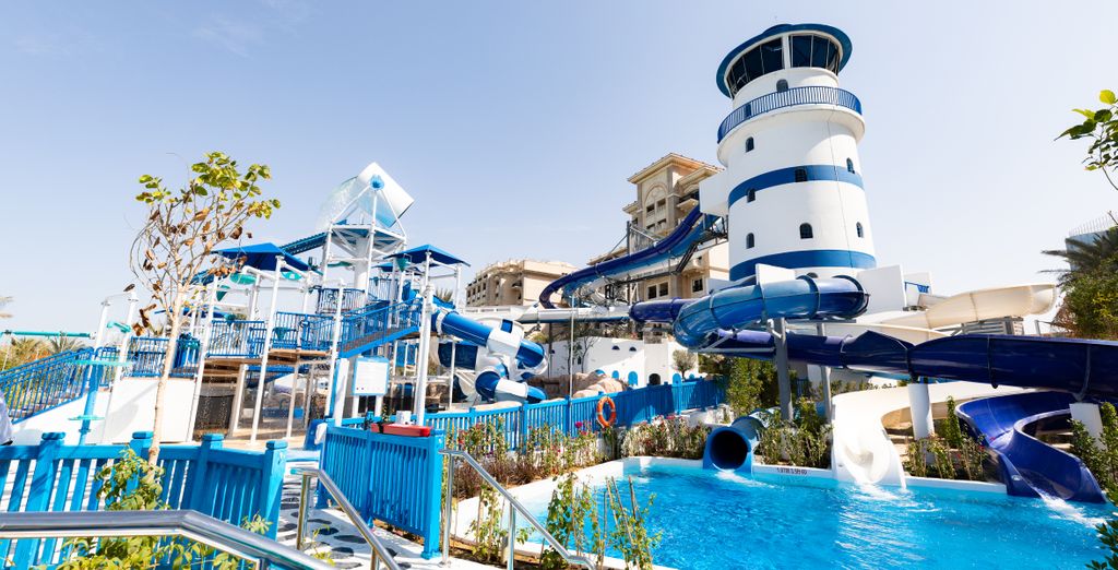 Le Meridien Mina Seyahi Beach Resort & Waterpark 5*
